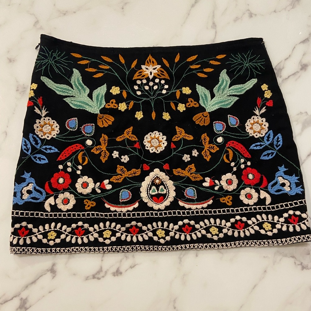 Zara Embroidered Printed MIDI skirt